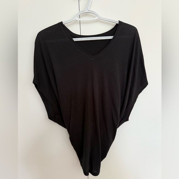 Drapey Black Tee: Lululemon - Picture 4 of 13